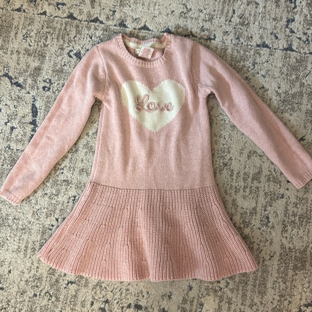 Girls sweater dress size 5/6, never worn, without tags.